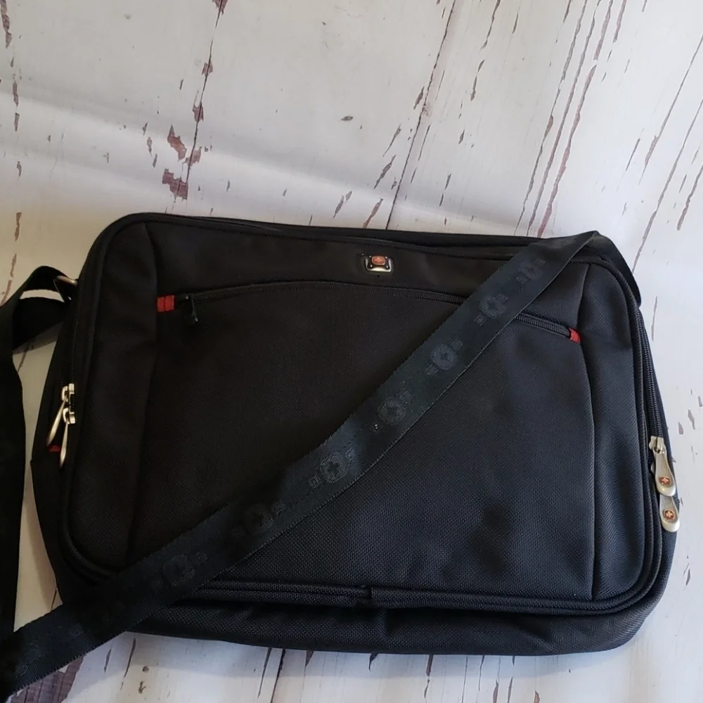 Lap top messenger bag black swissgear